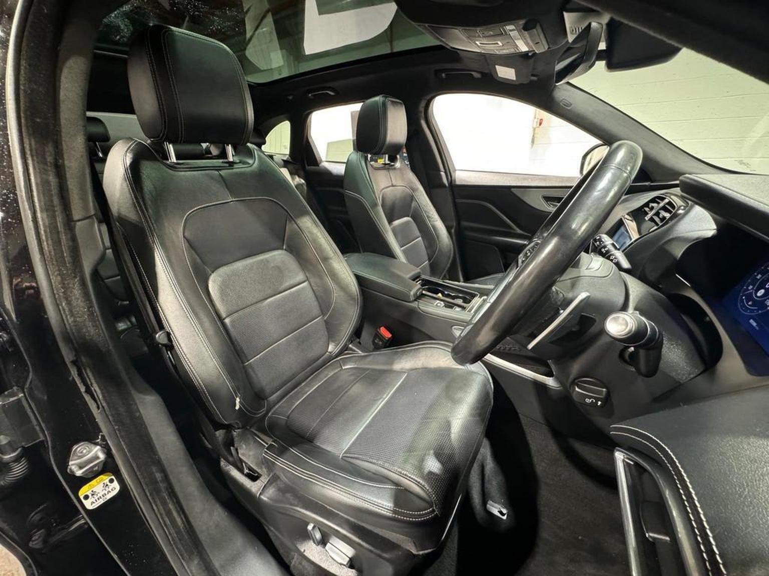 Jaguar F Pace