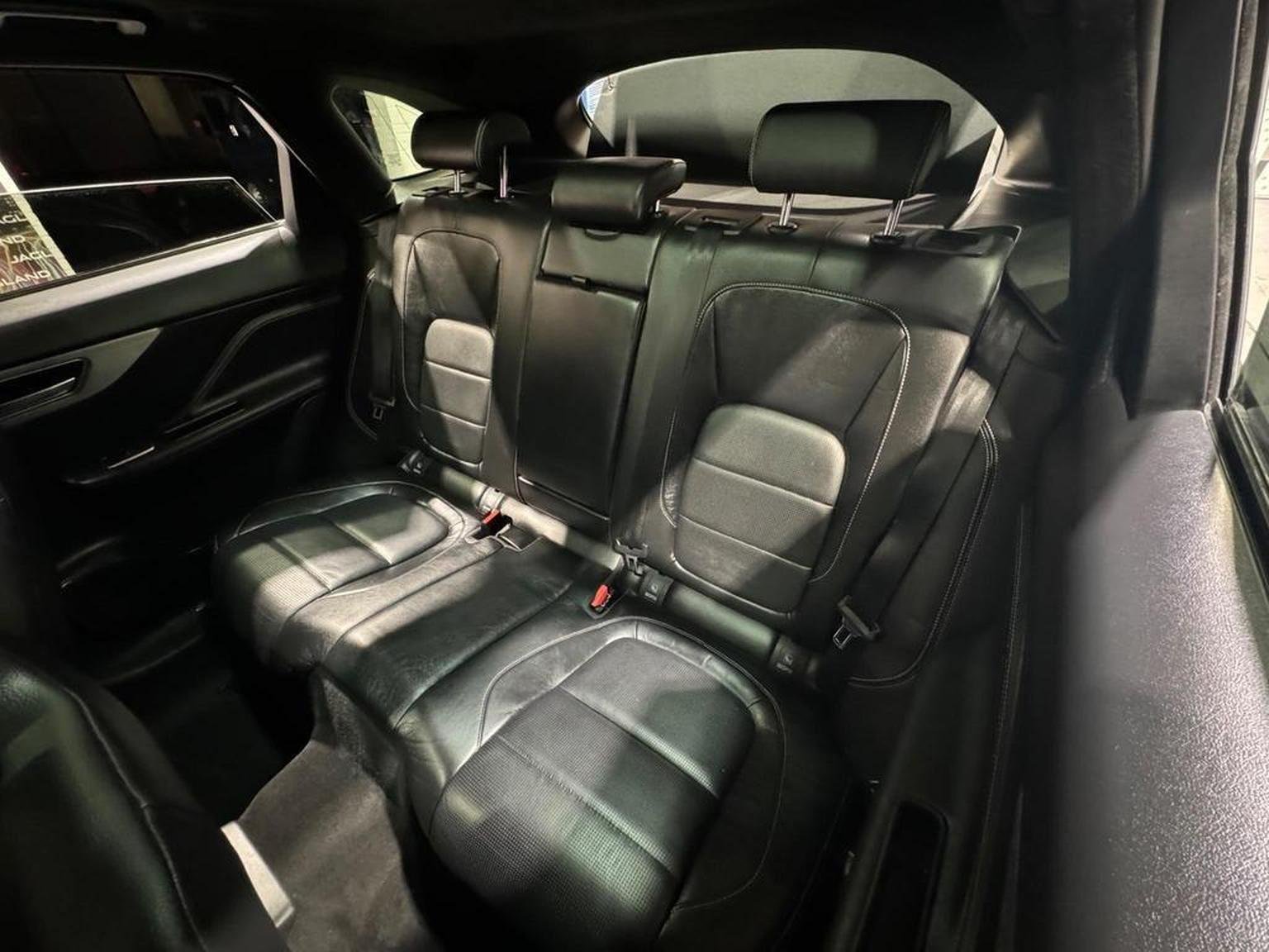 Jaguar F Pace