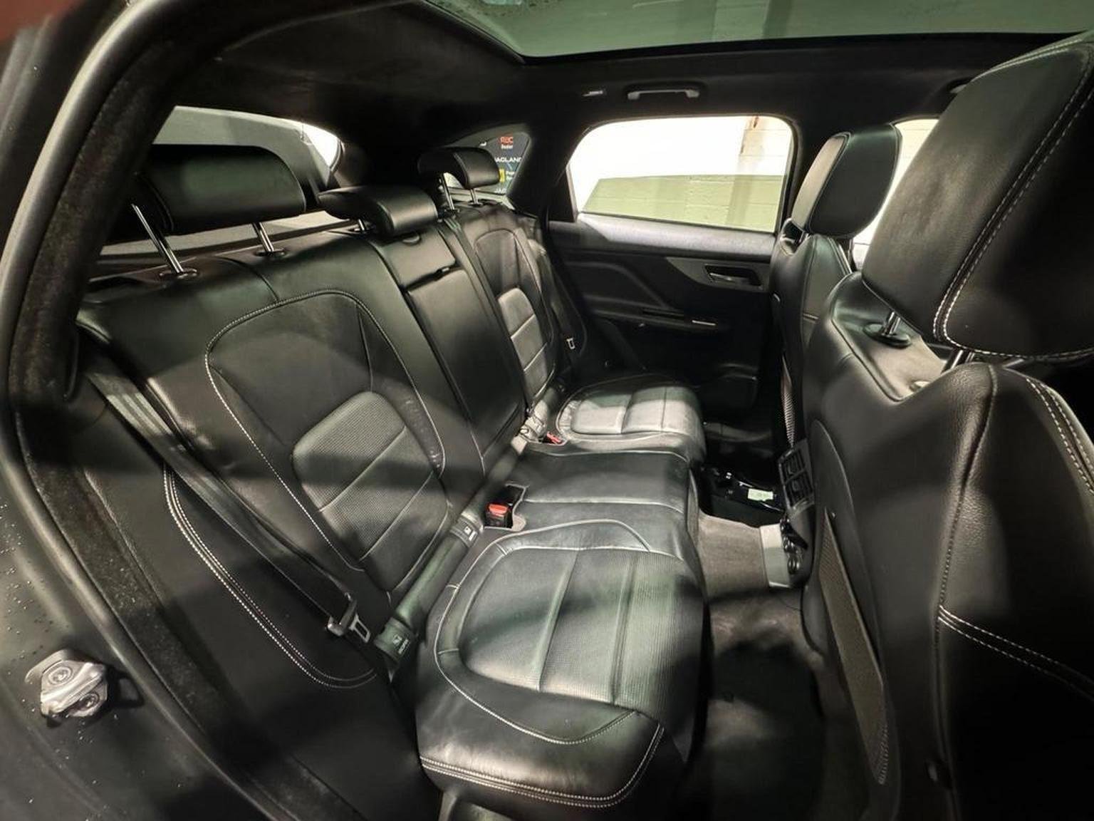 Jaguar F Pace