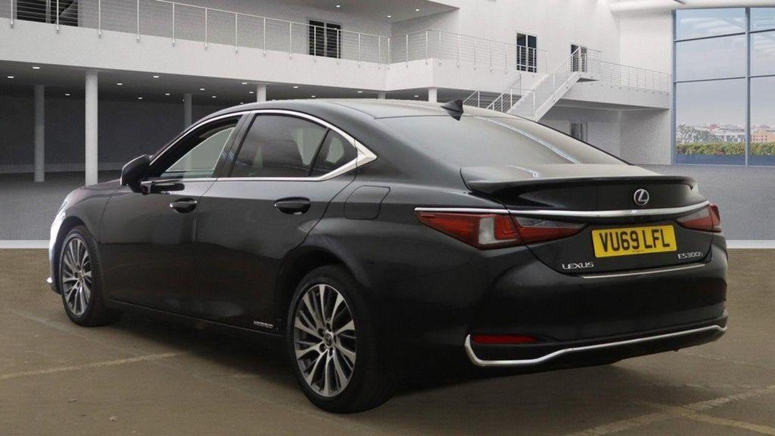 Lexus ES