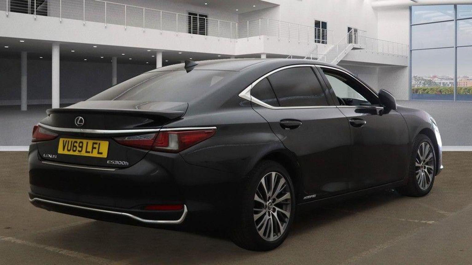 Lexus ES