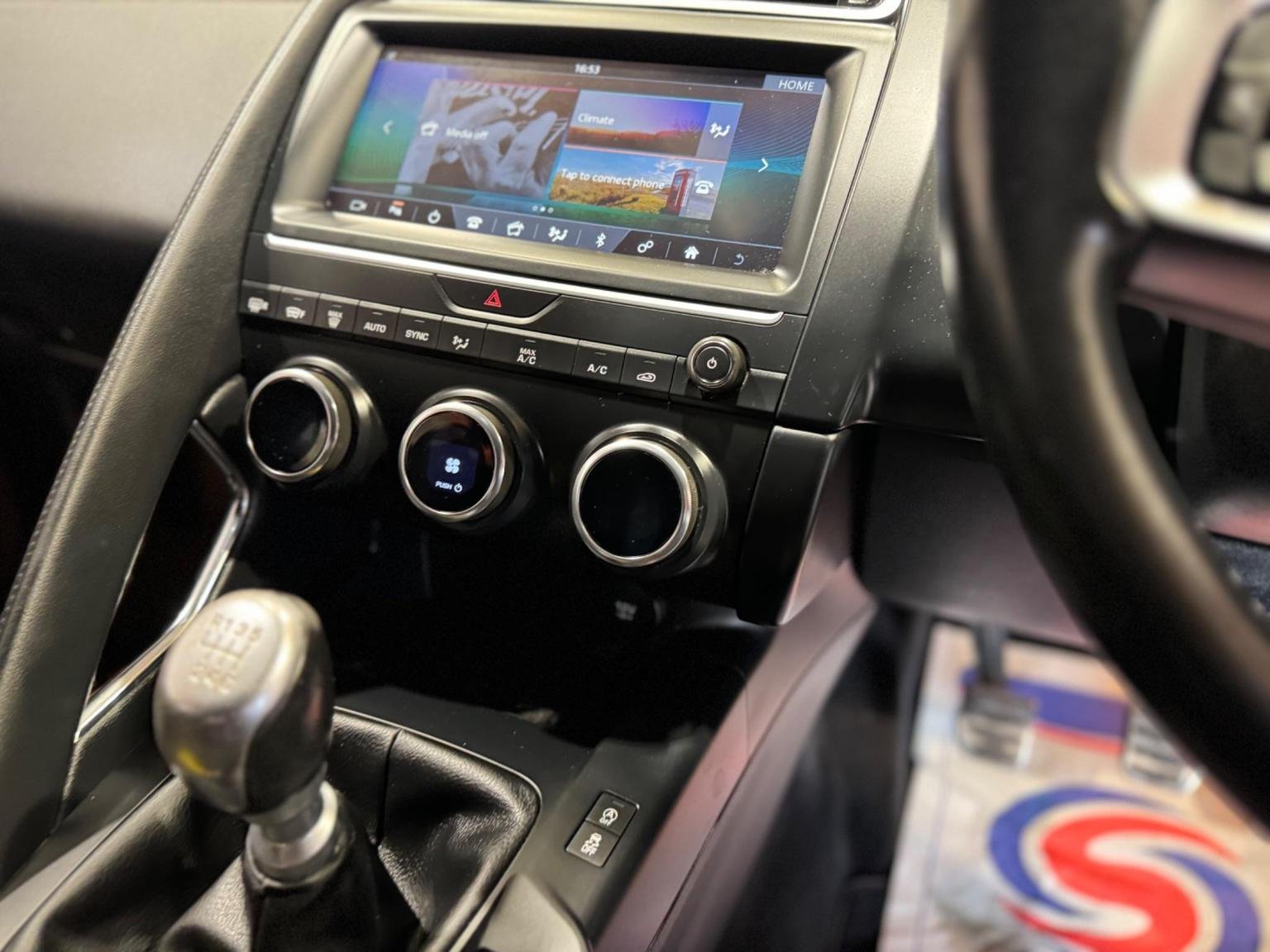 Jaguar E Pace