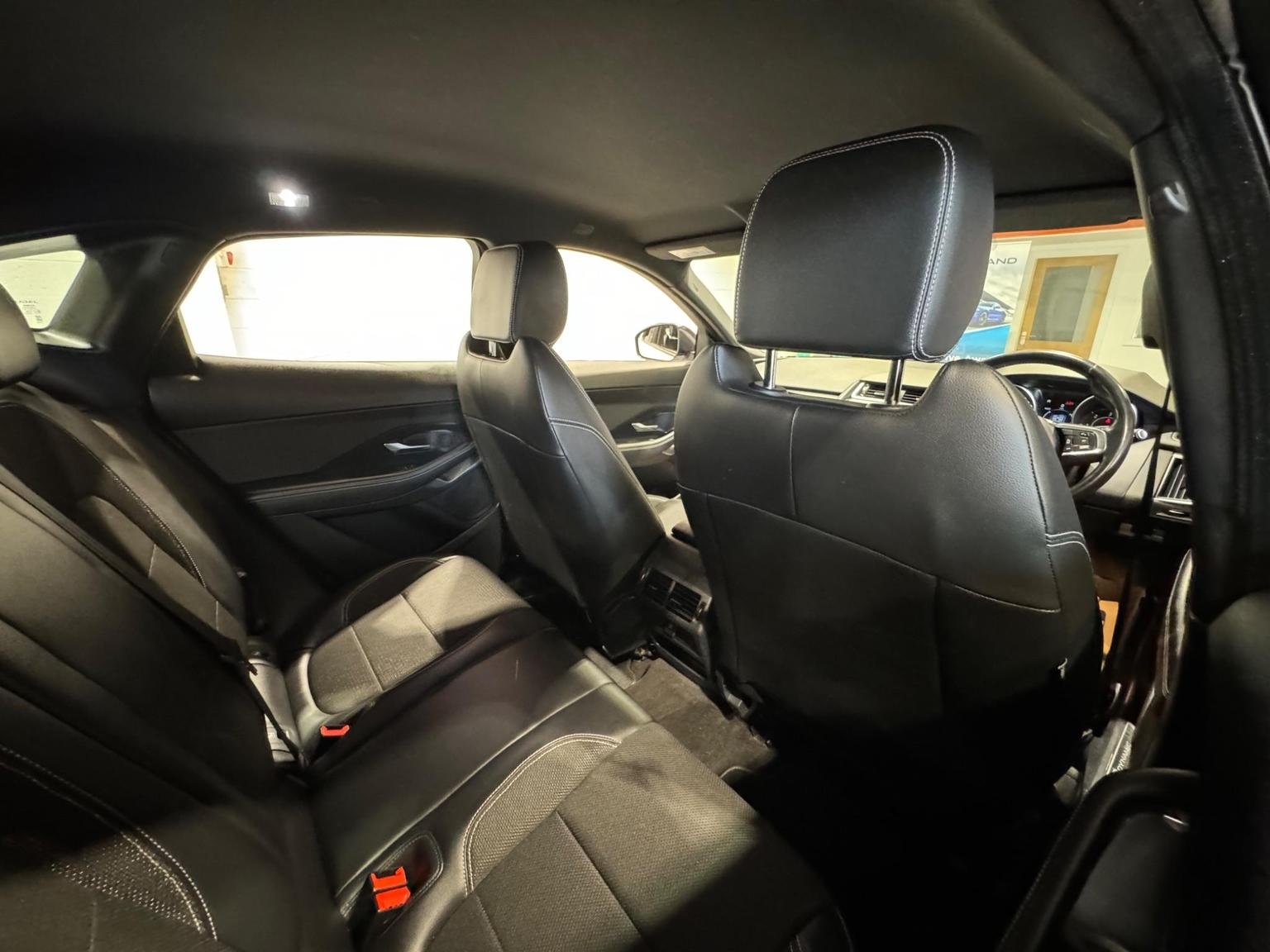 Jaguar E Pace