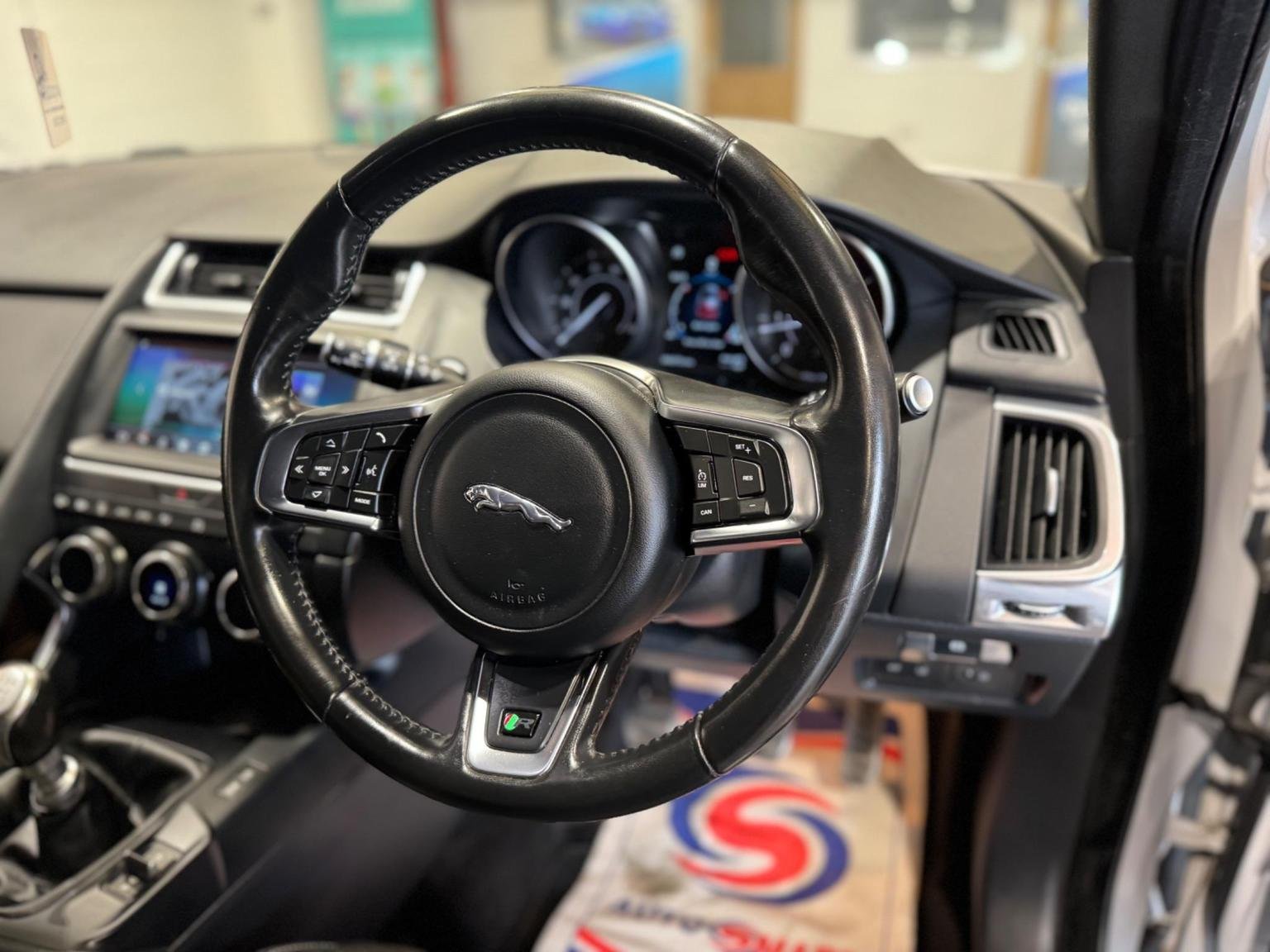 Jaguar E Pace
