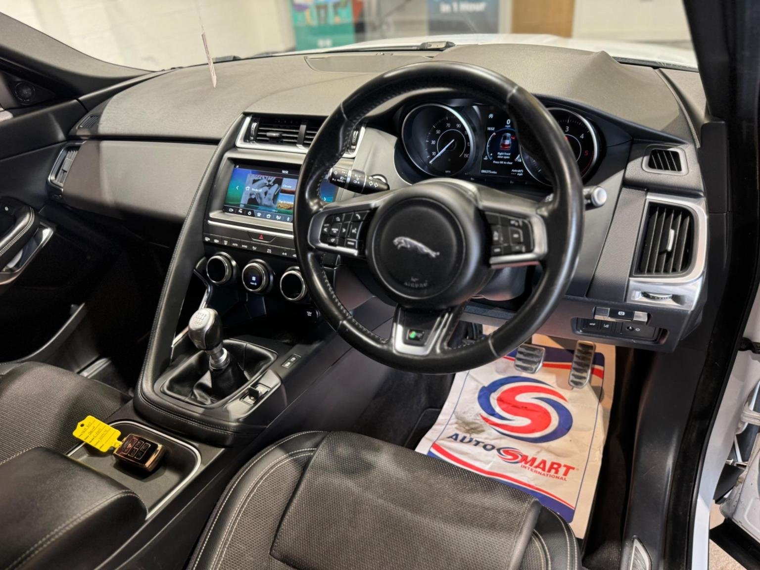 Jaguar E Pace