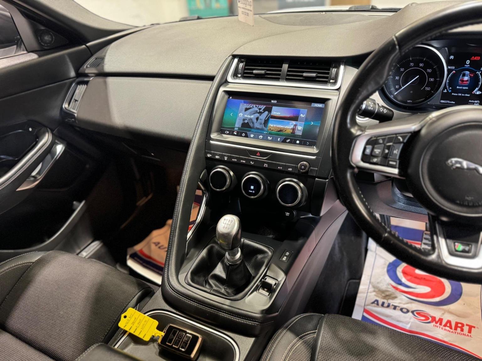 Jaguar E Pace