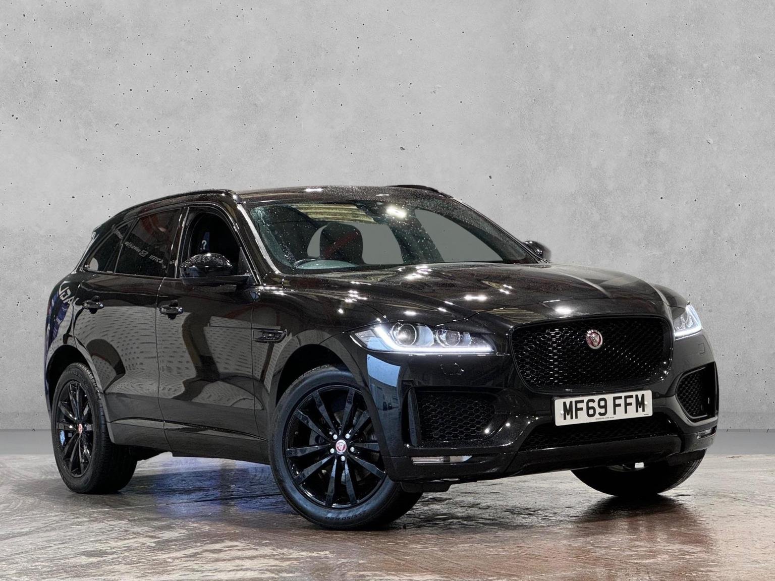 Jaguar F Pace