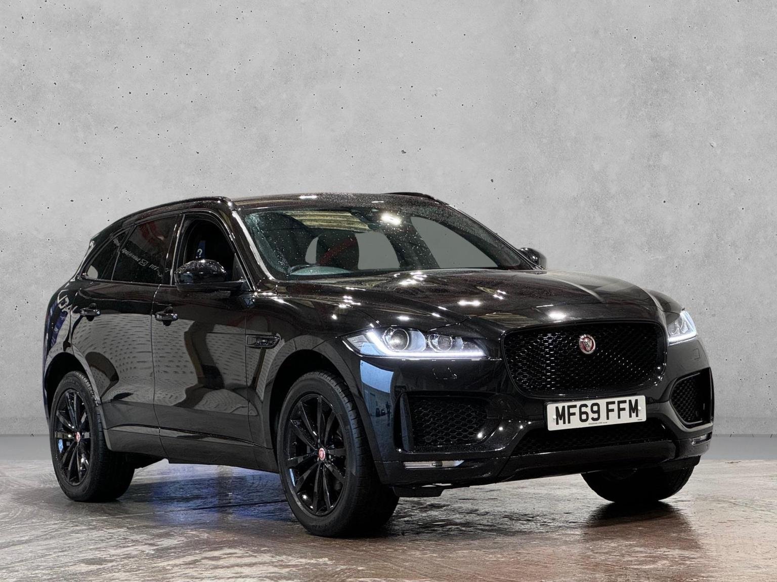 Jaguar F Pace
