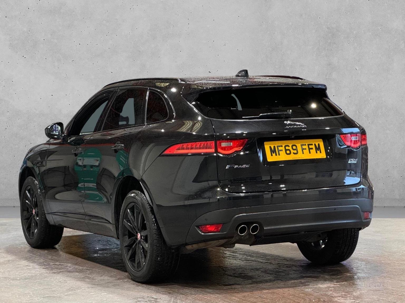 Jaguar F Pace
