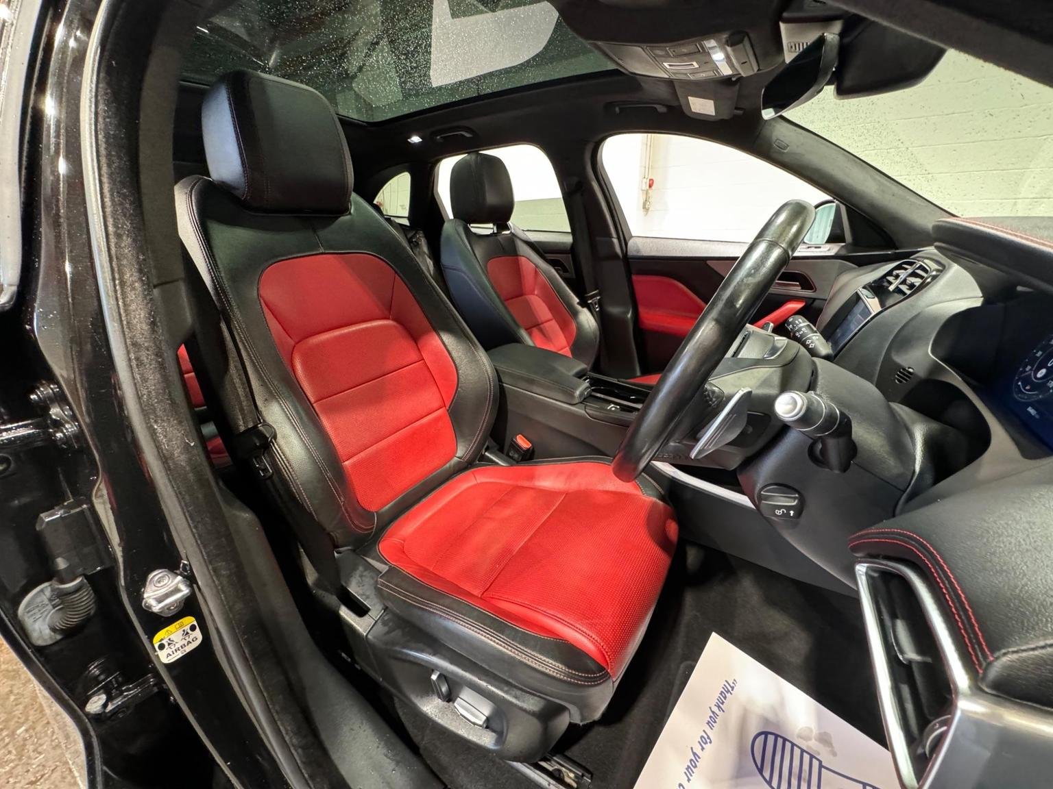 Jaguar F Pace