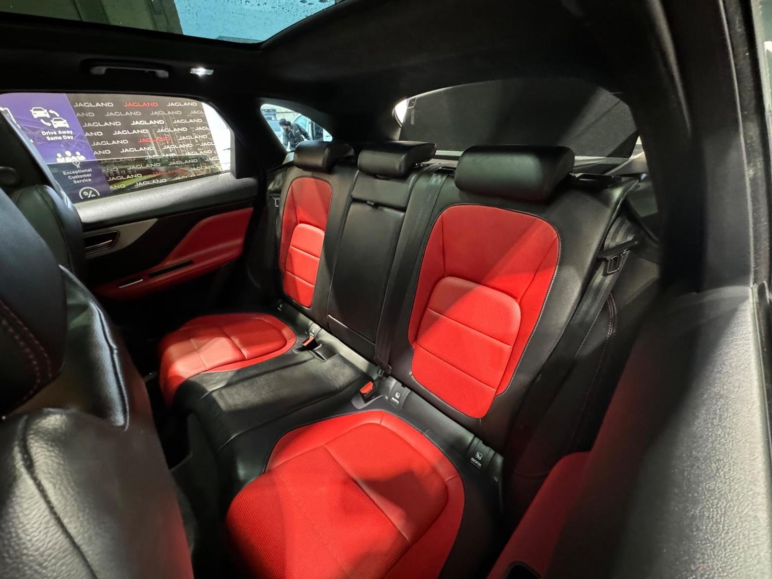Jaguar F Pace
