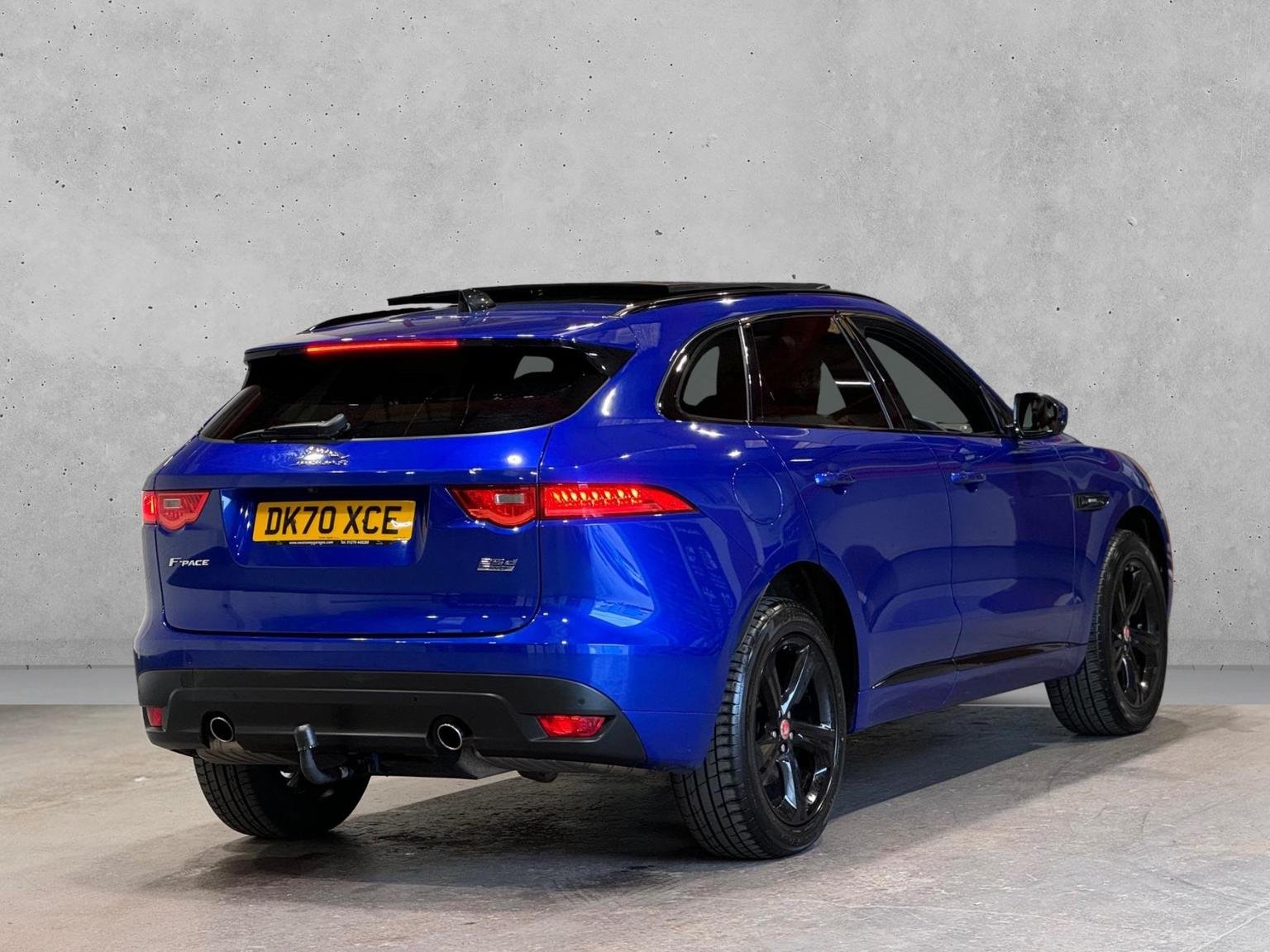 Jaguar F Pace