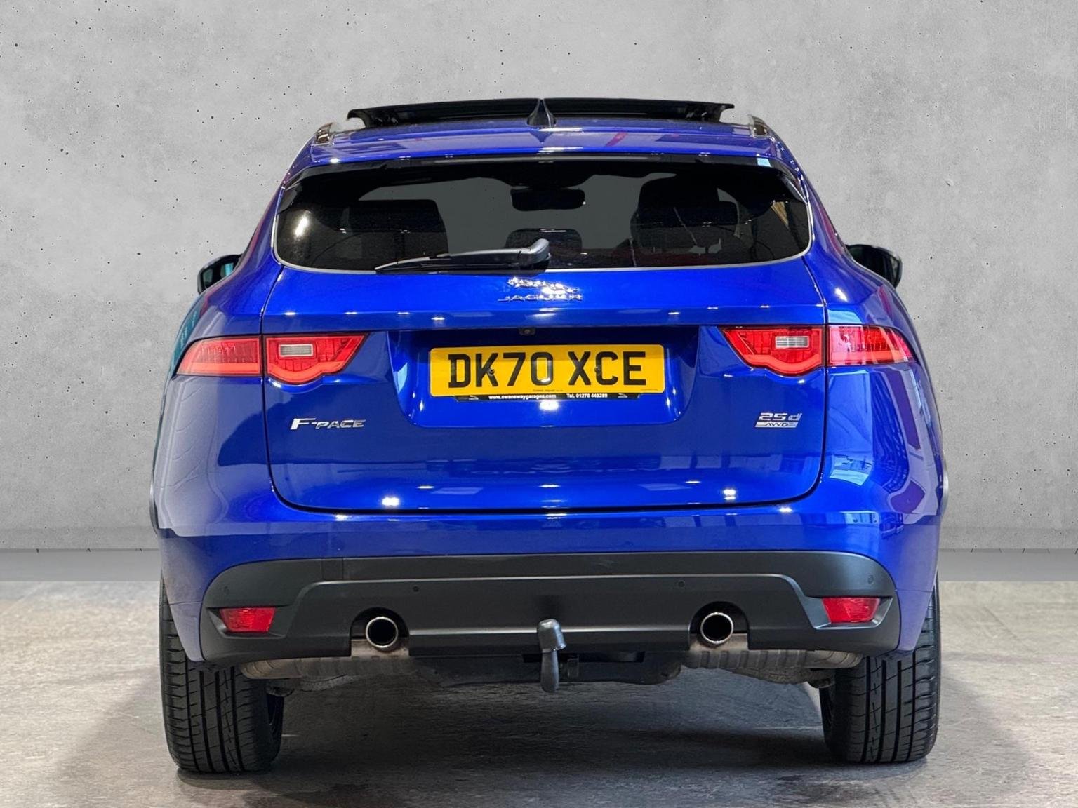 Jaguar F Pace