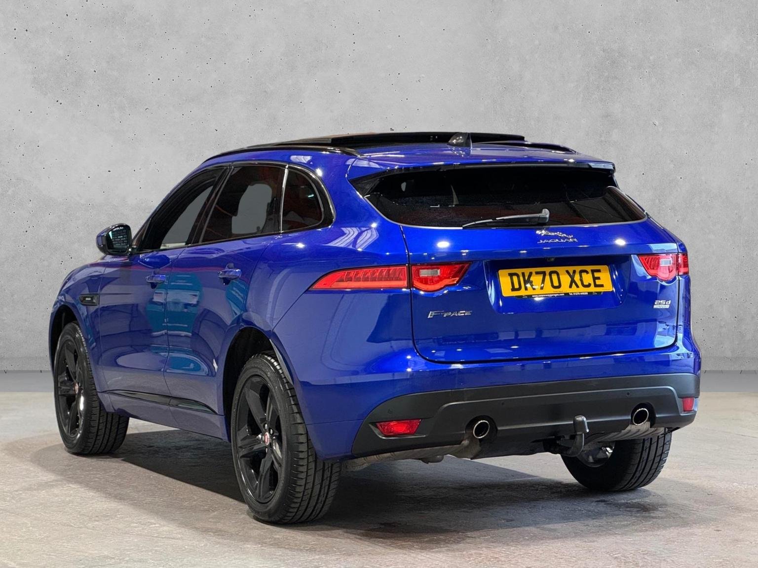 Jaguar F Pace