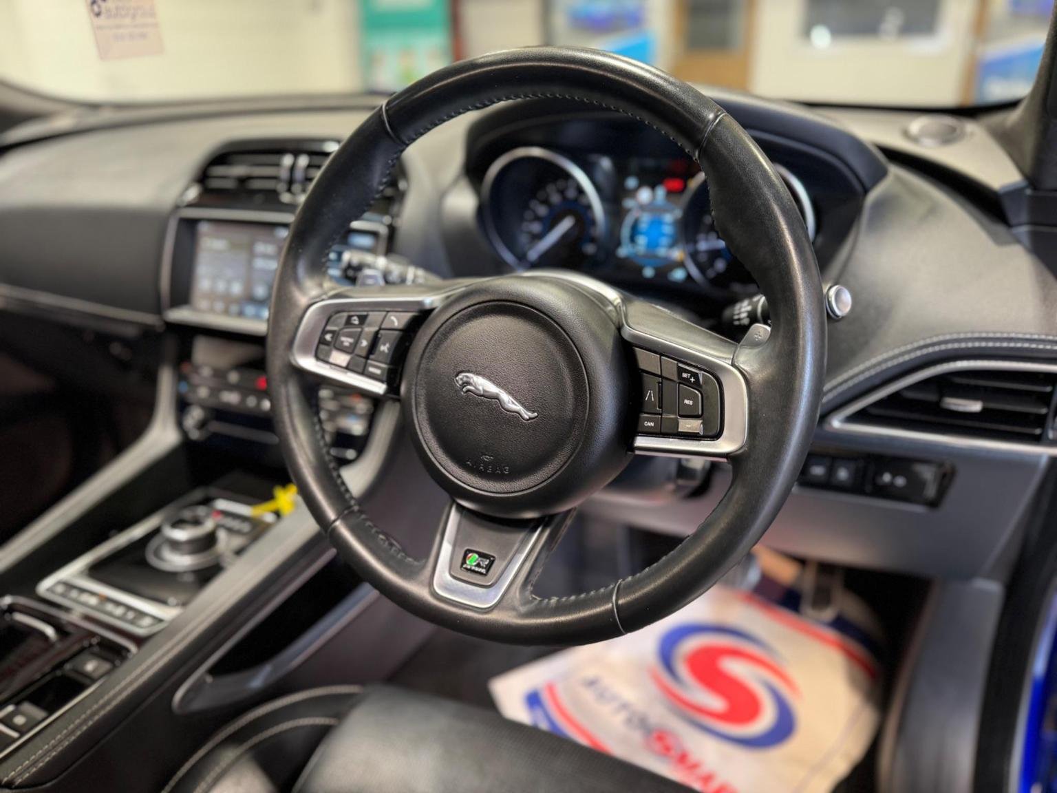 Jaguar F Pace