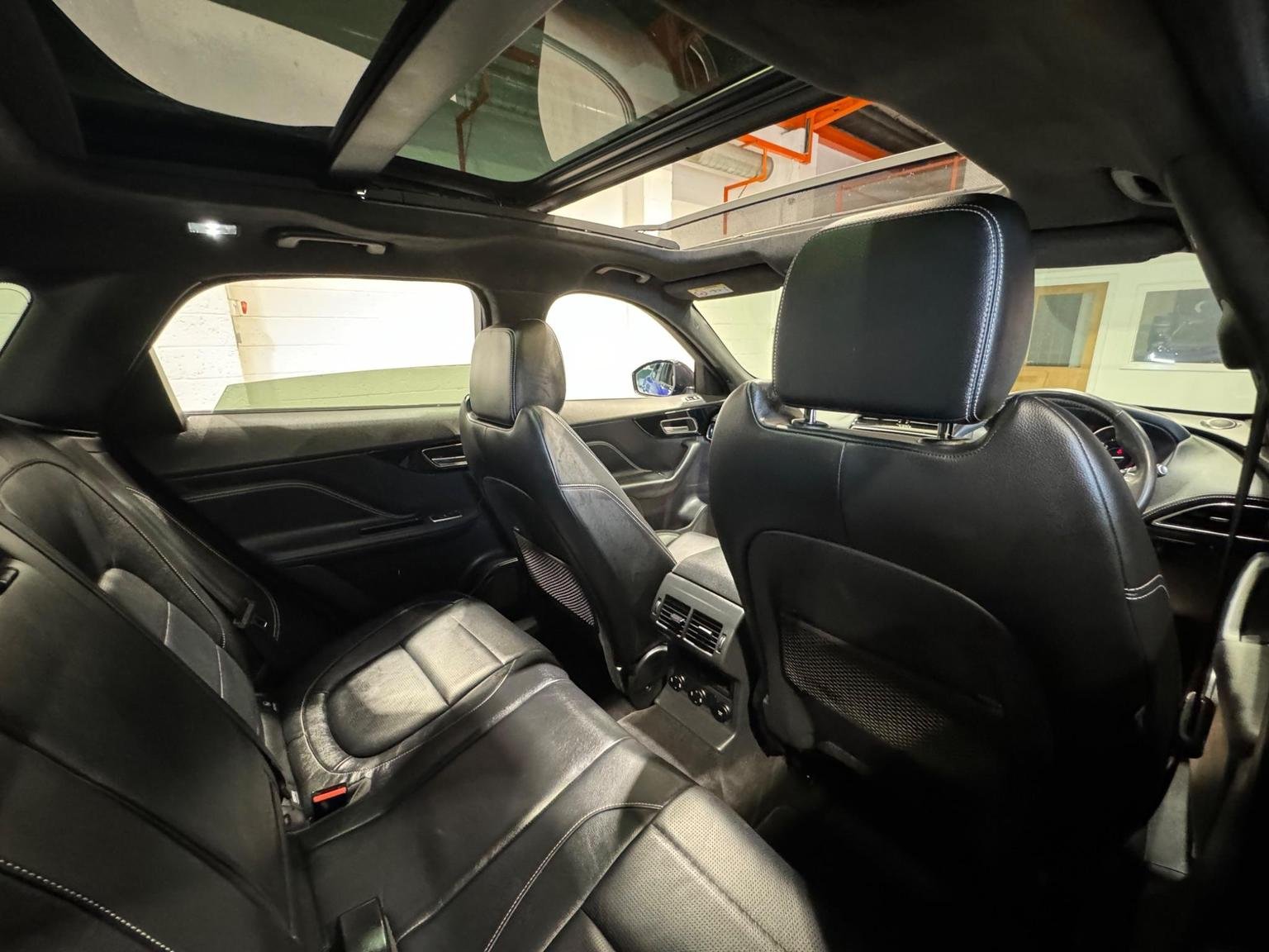 Jaguar F Pace