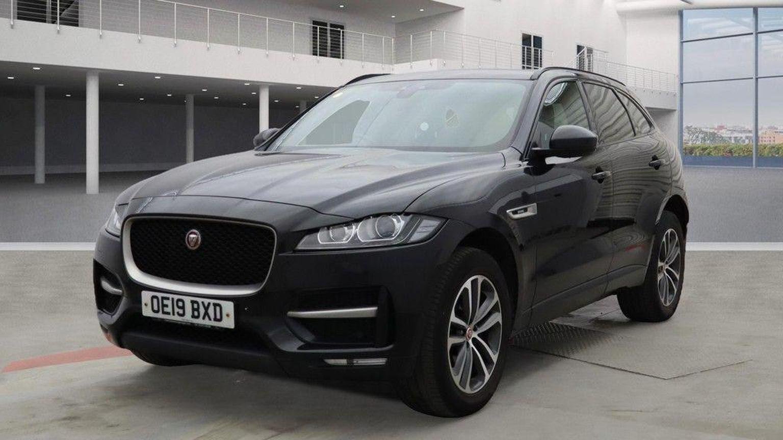 Jaguar F Pace