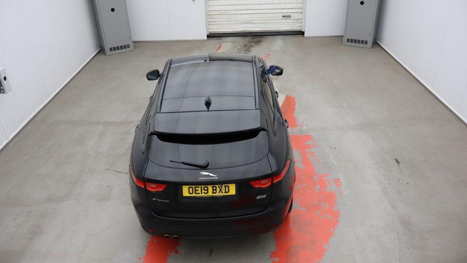 Jaguar F Pace