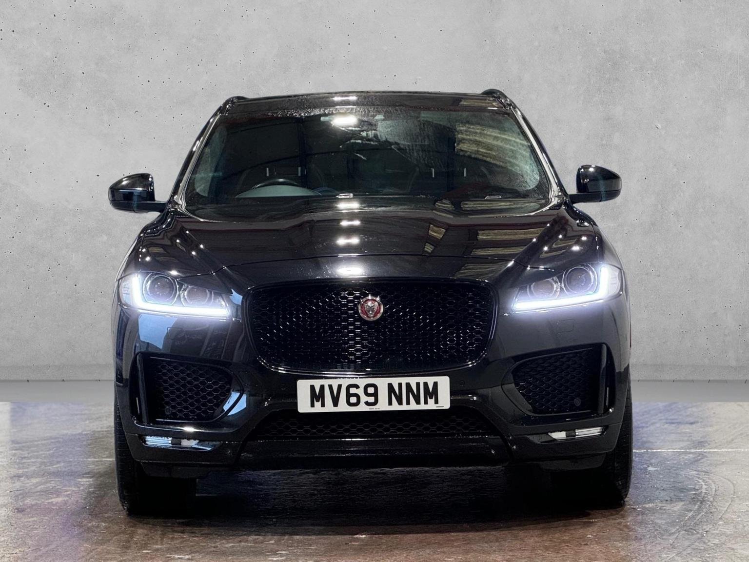 Jaguar F Pace