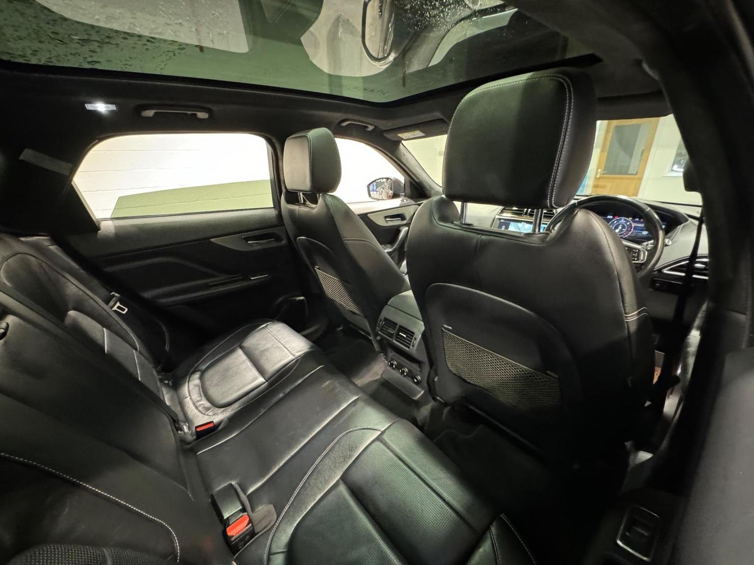 Jaguar F Pace