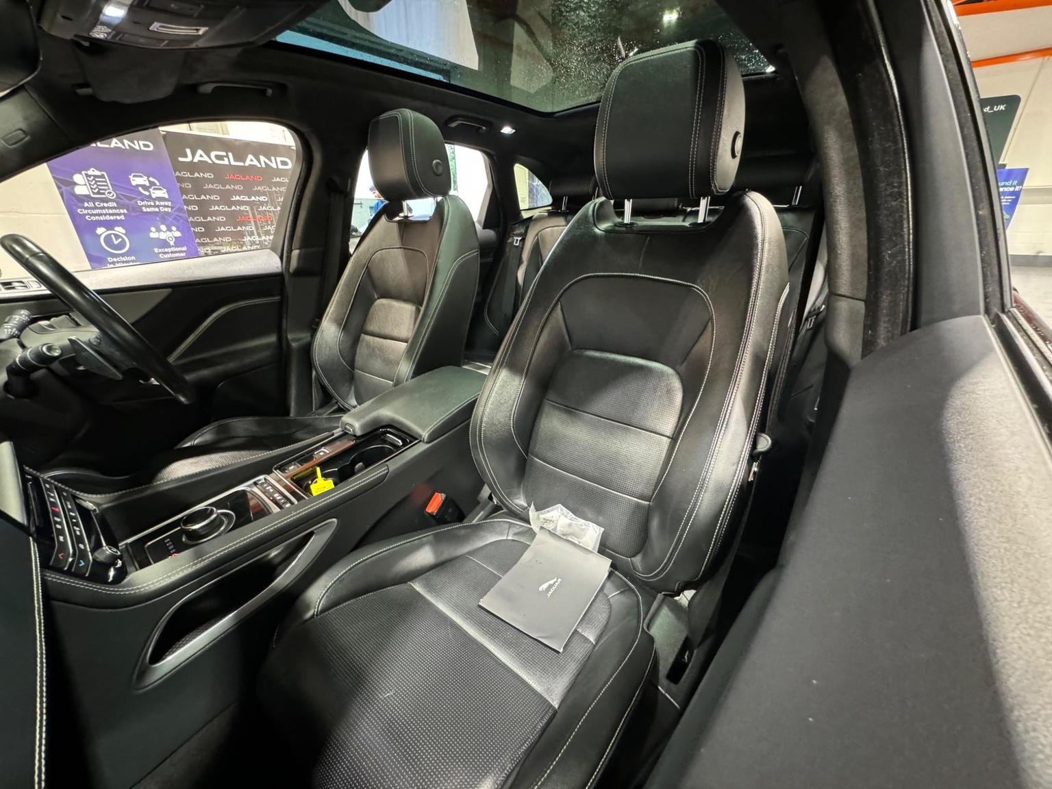 Jaguar F Pace