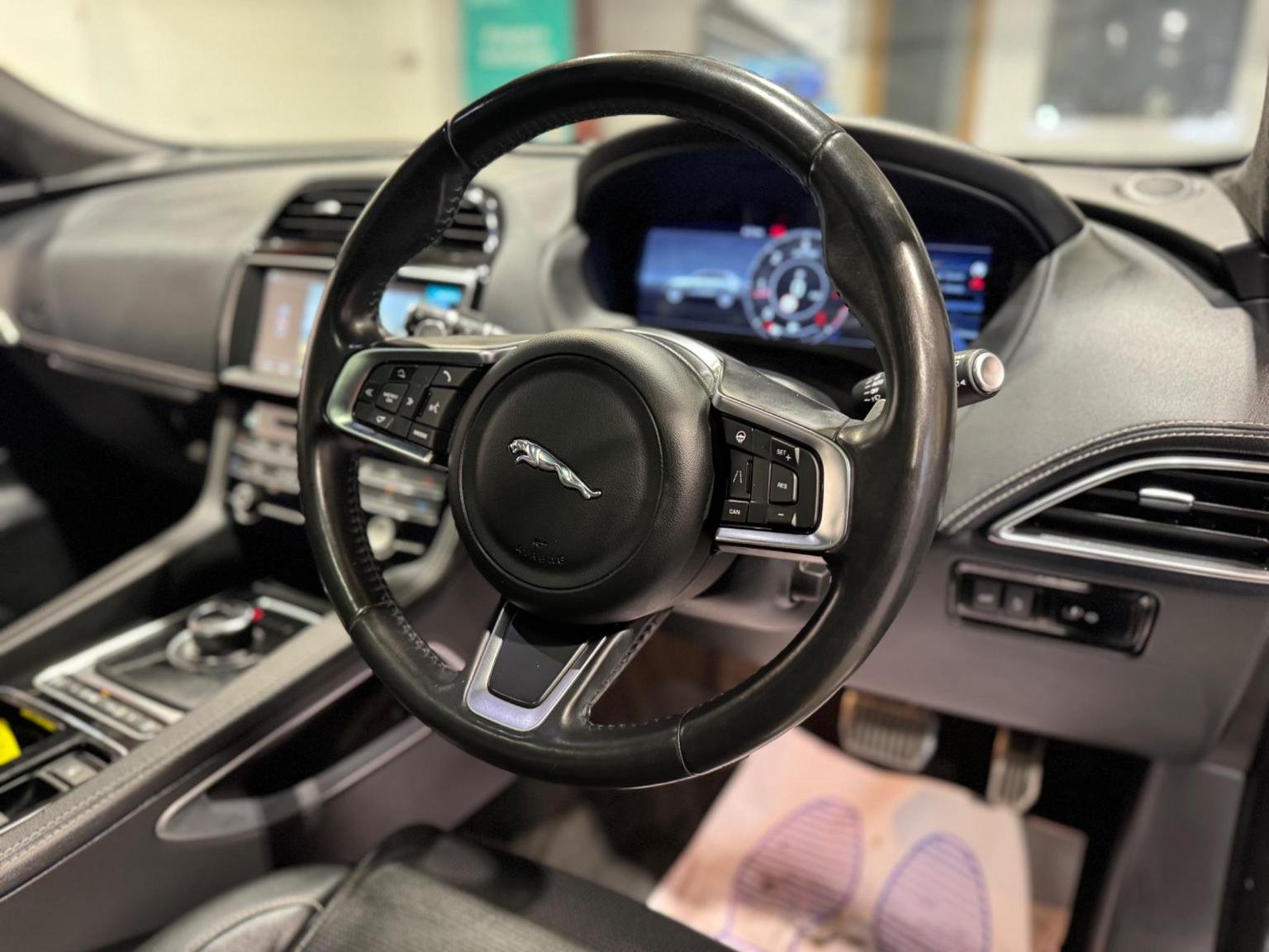 Jaguar F Pace