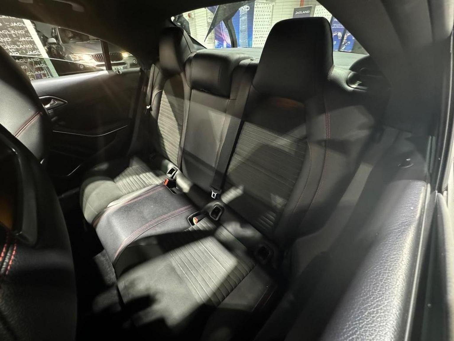 Mercedes Benz CLA