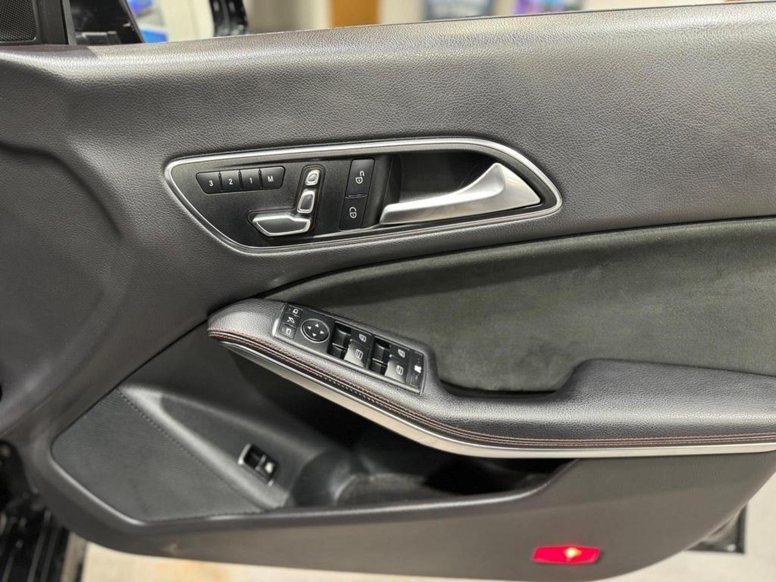 Mercedes Benz CLA