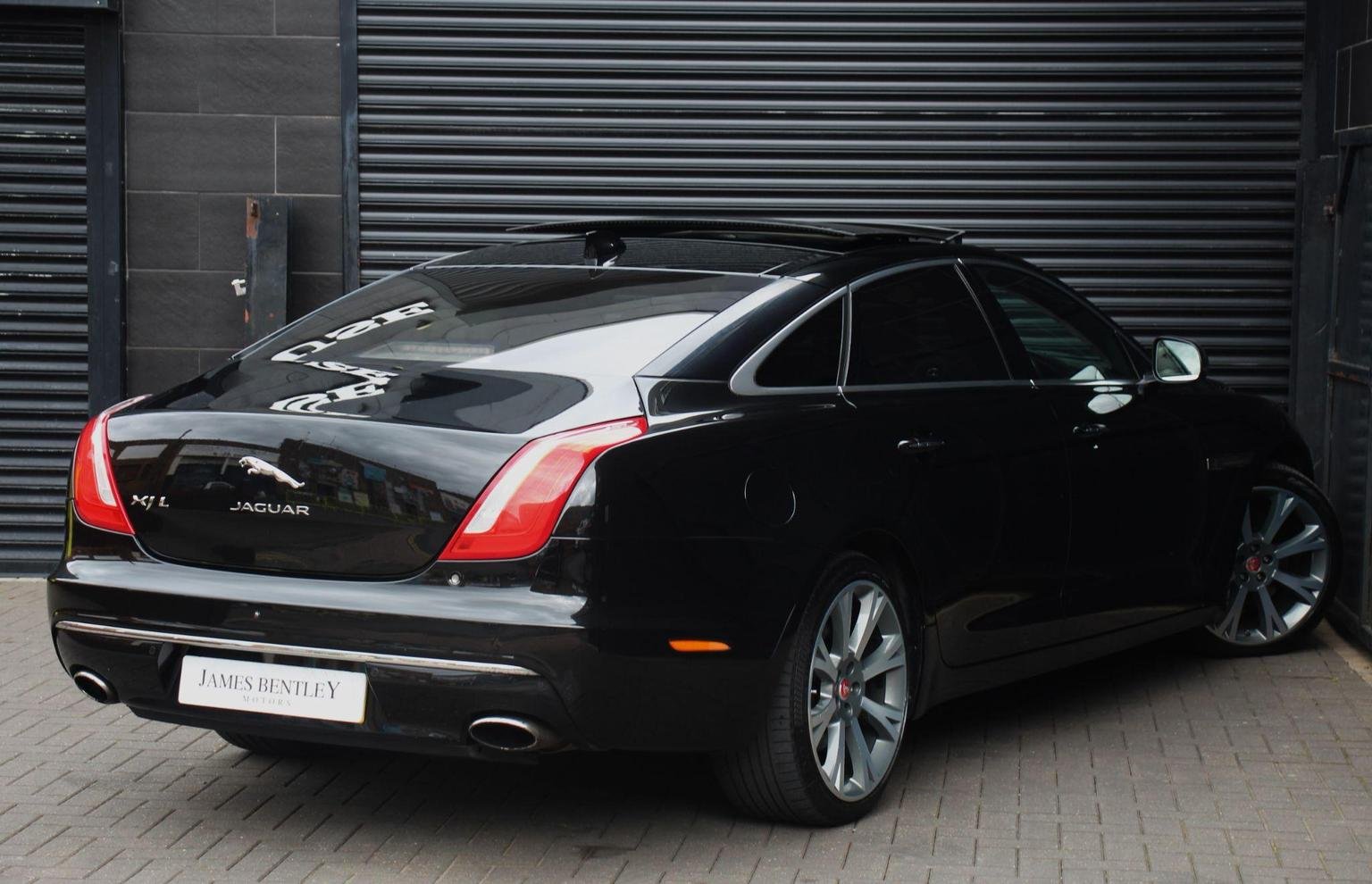 Jaguar XJ