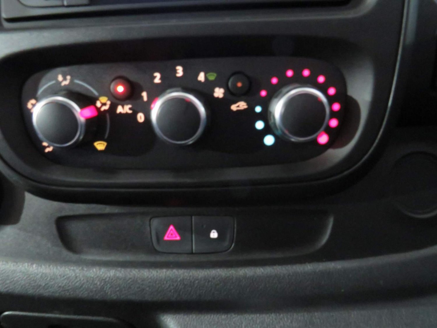 Nissan NV300
