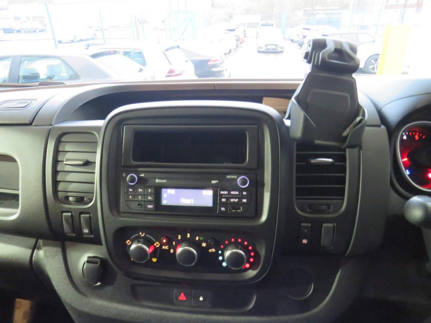 Nissan NV300