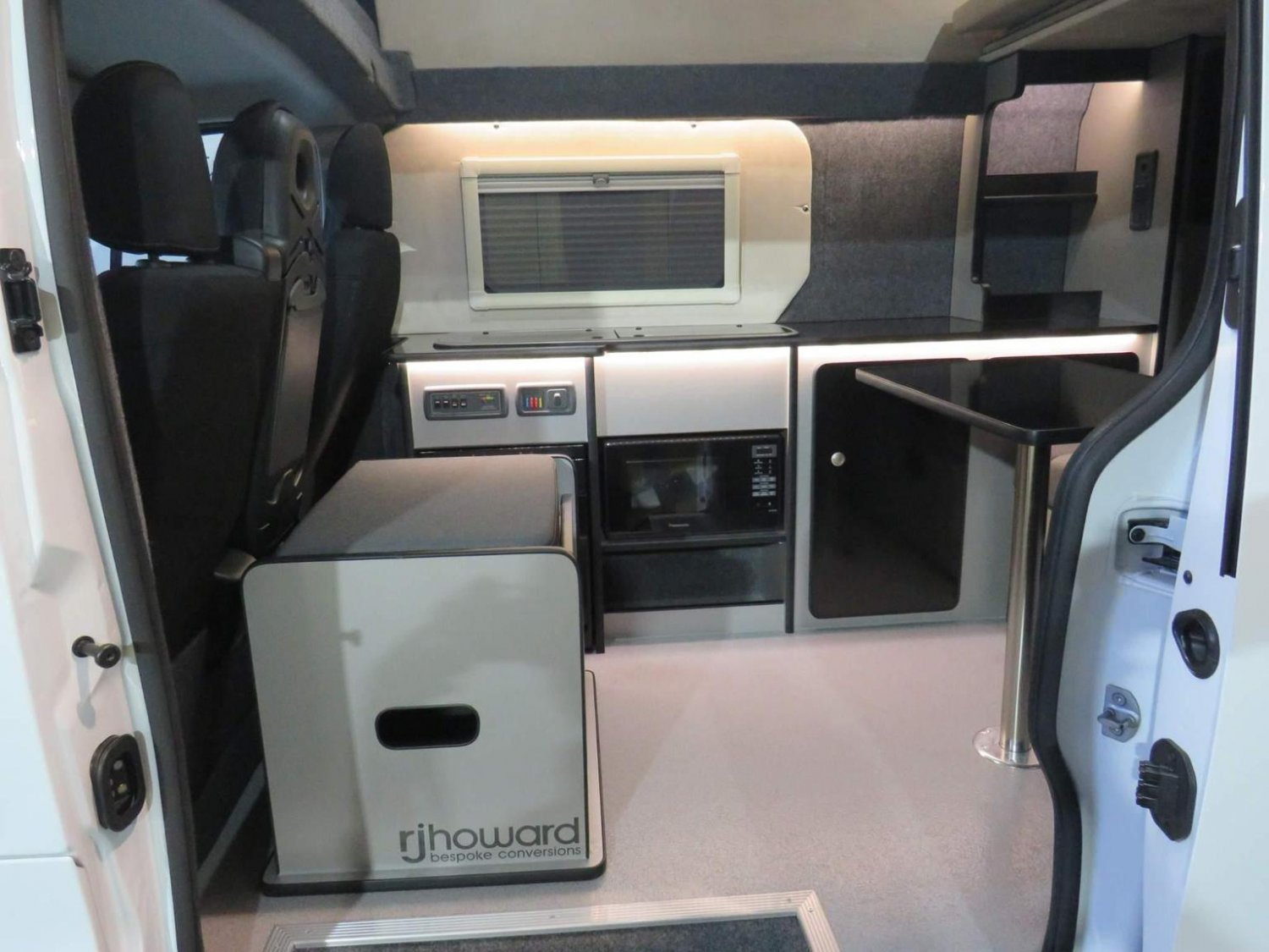 Nissan NV300