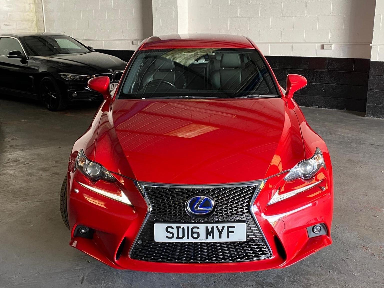 Lexus IS