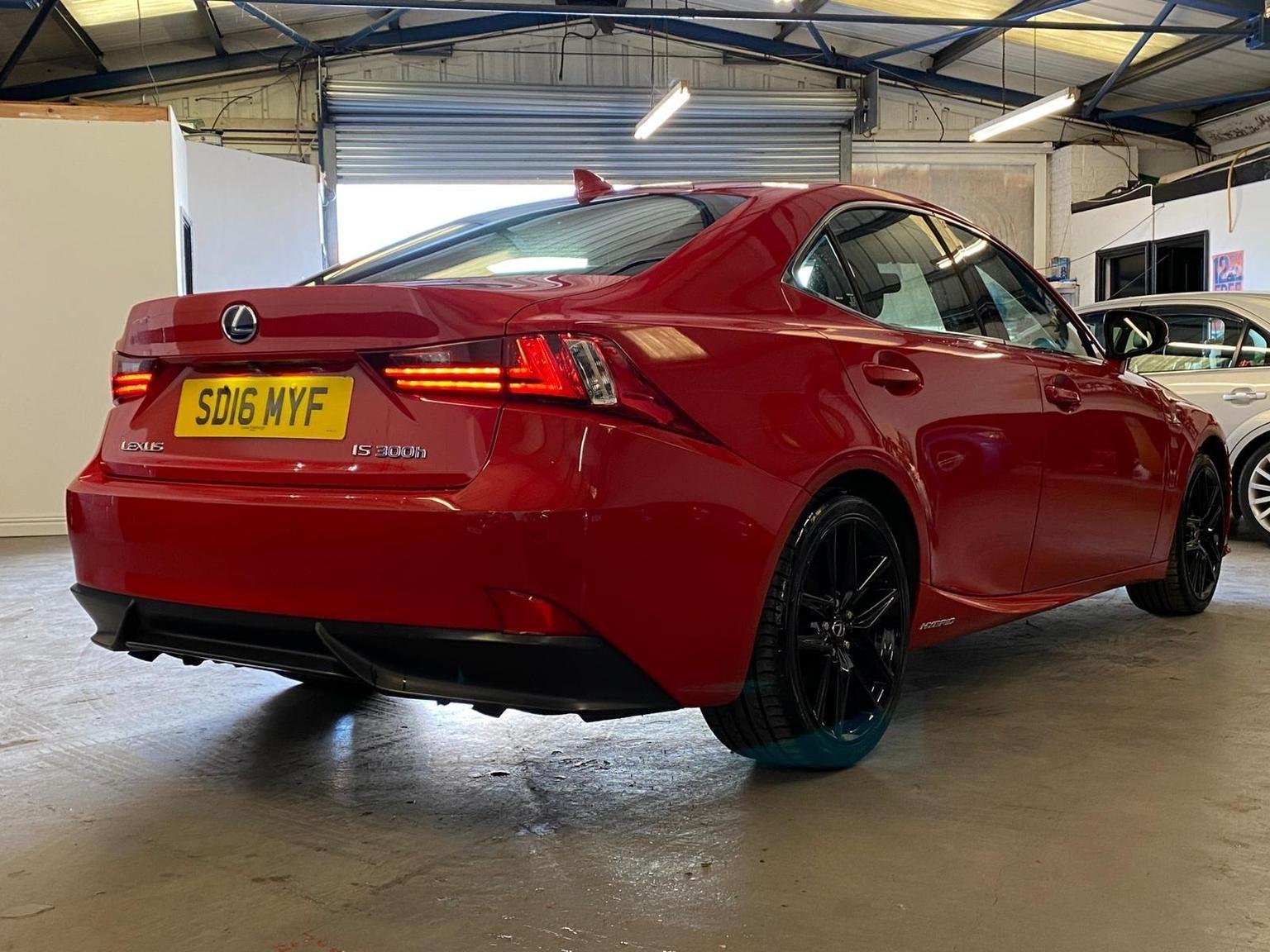 Lexus IS