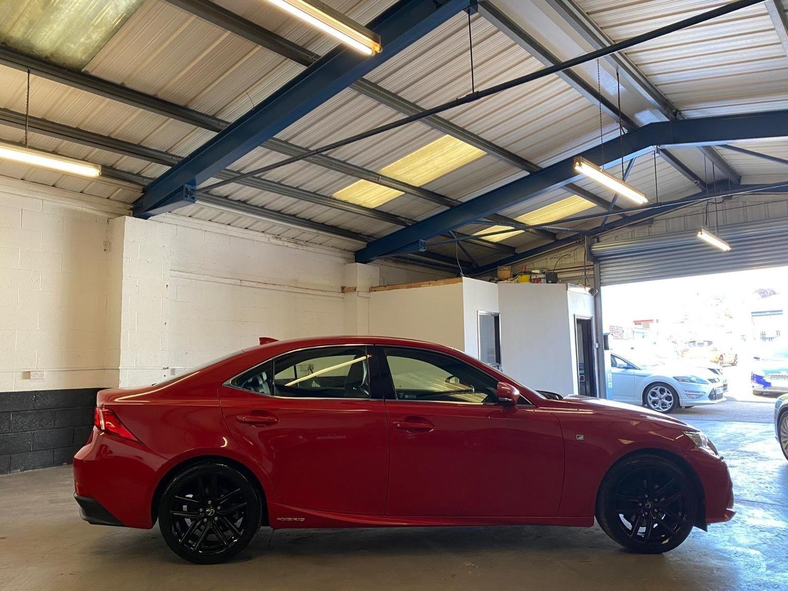 Lexus IS