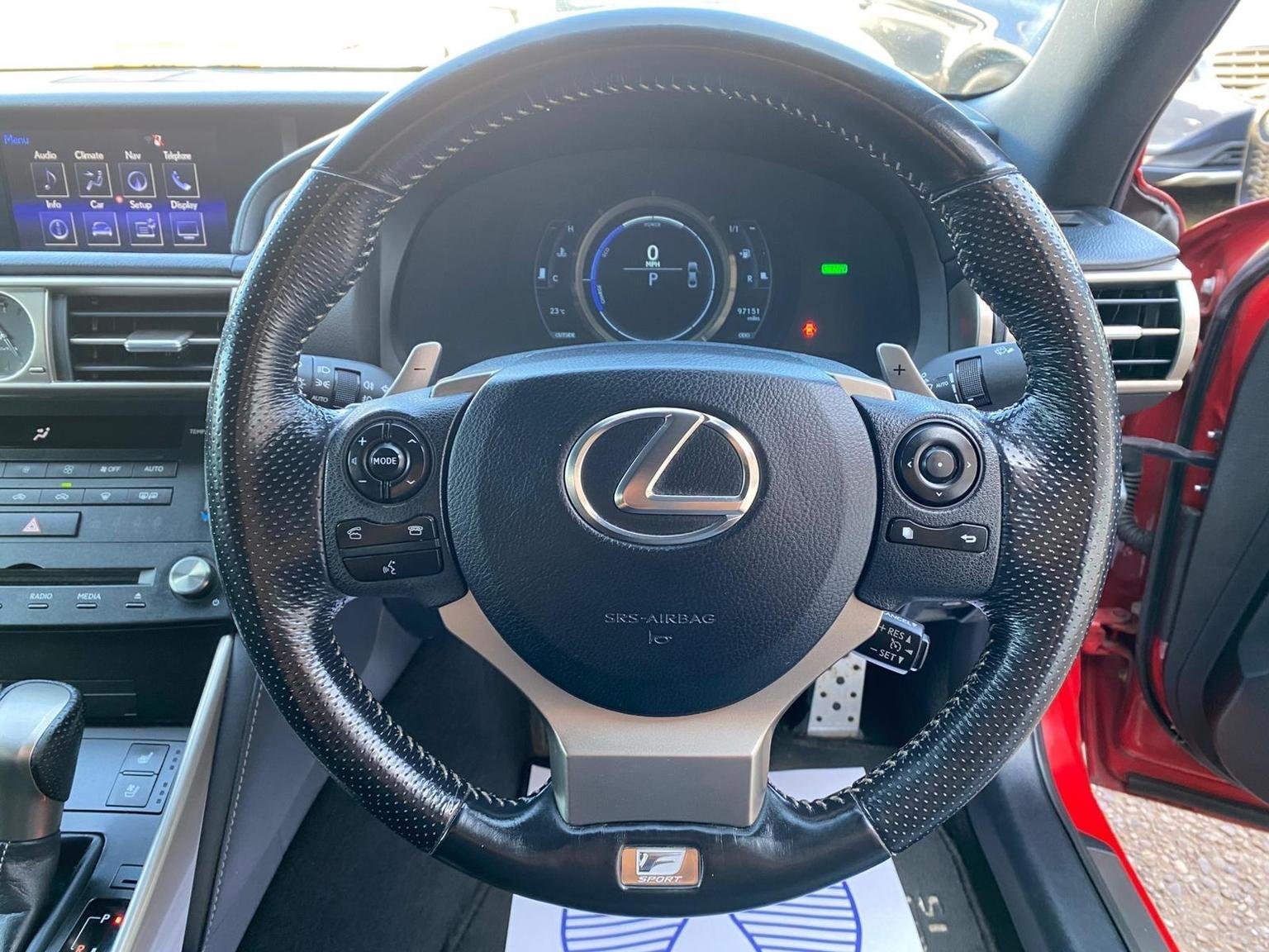 Lexus IS