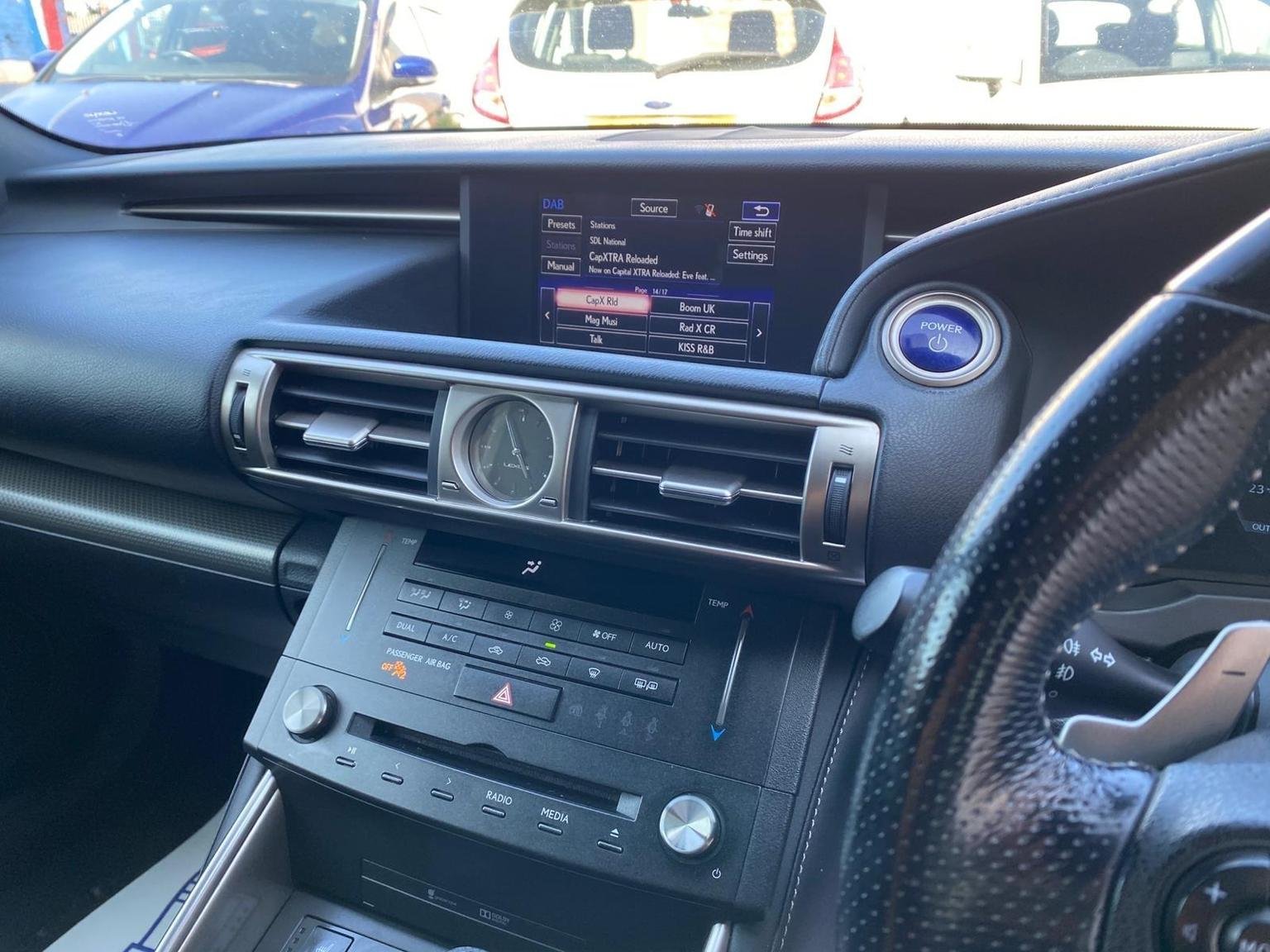 Lexus IS
