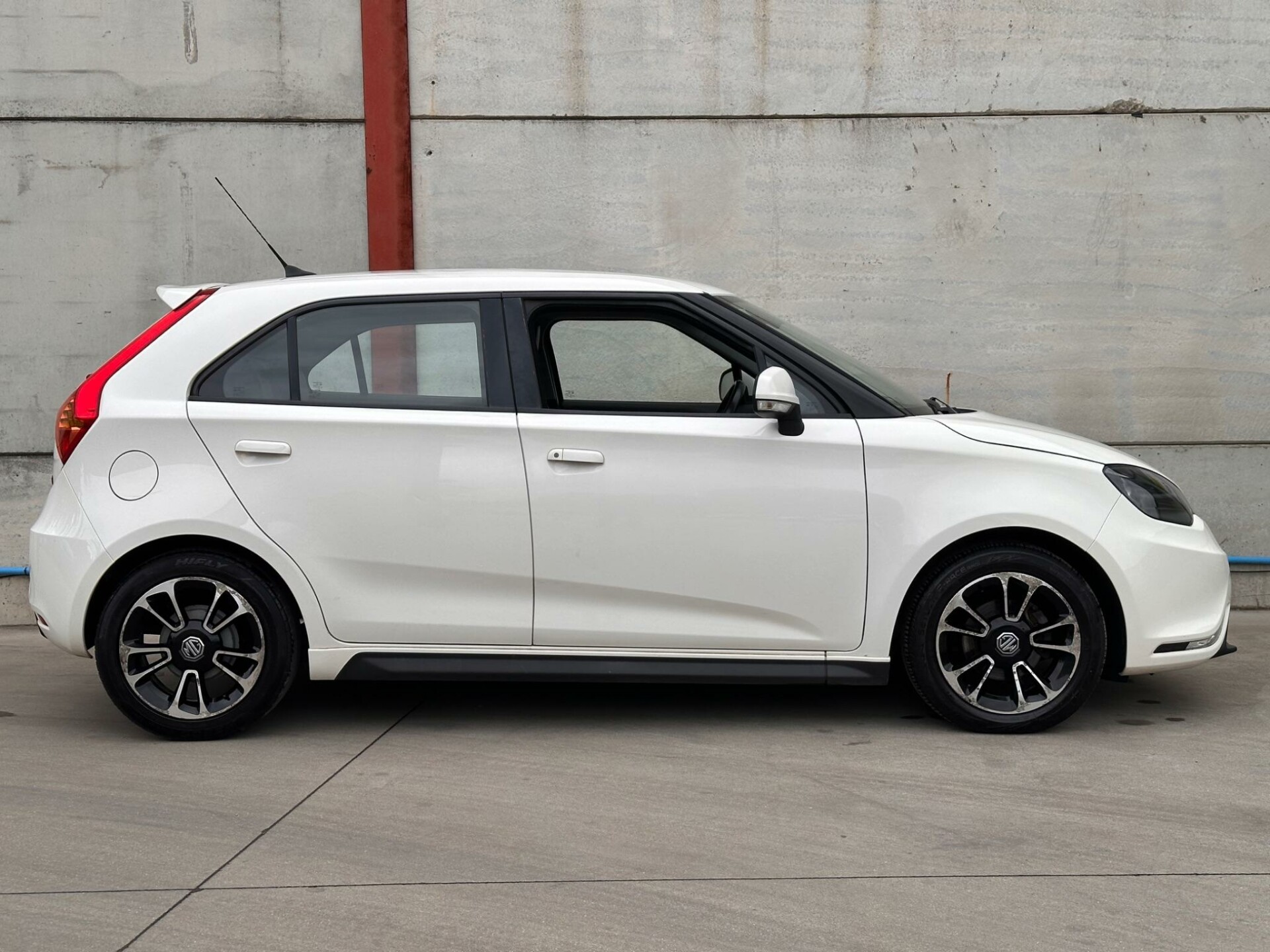 MG 3