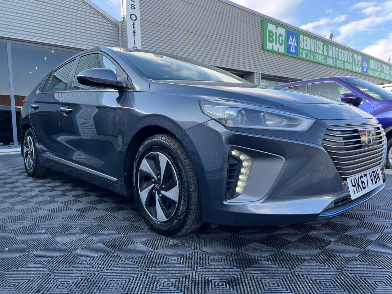 Hyundai IONIQ