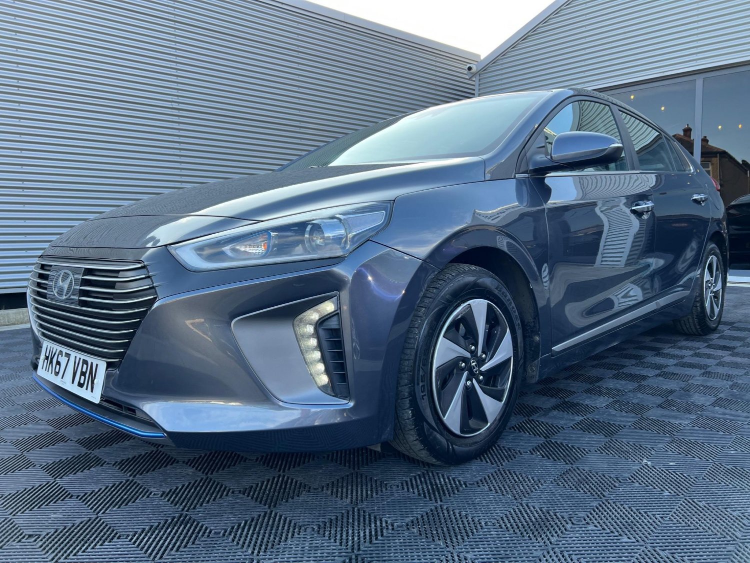 Hyundai IONIQ