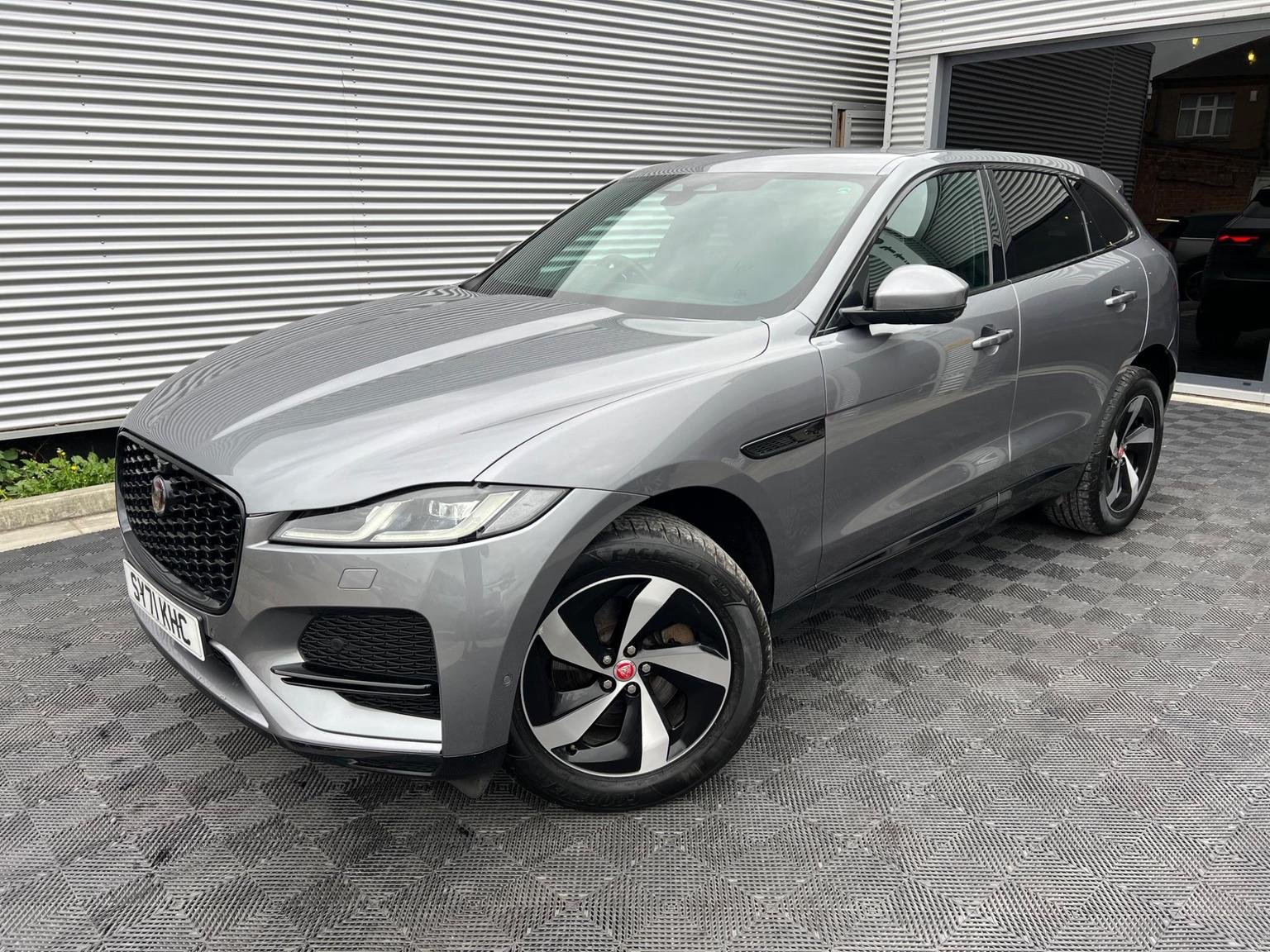 Jaguar F Pace