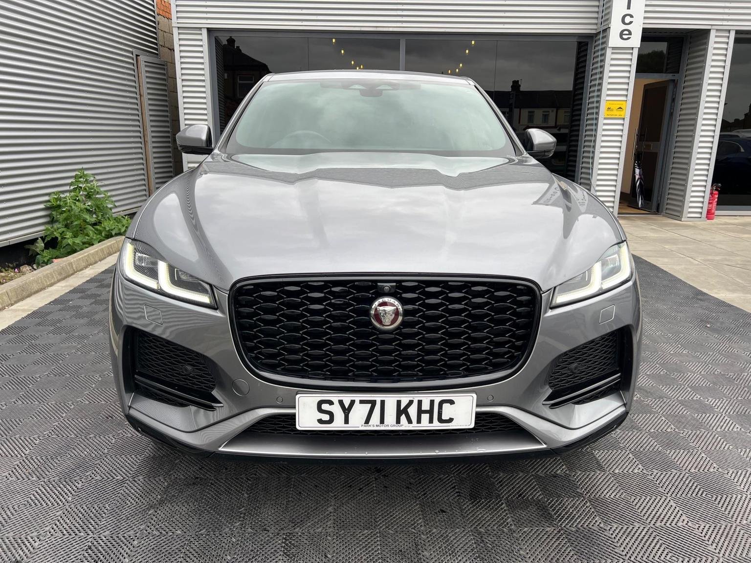 Jaguar F Pace