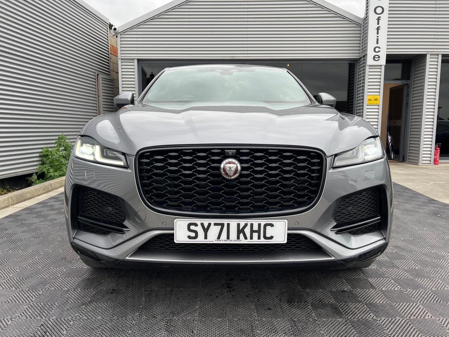 Jaguar F Pace