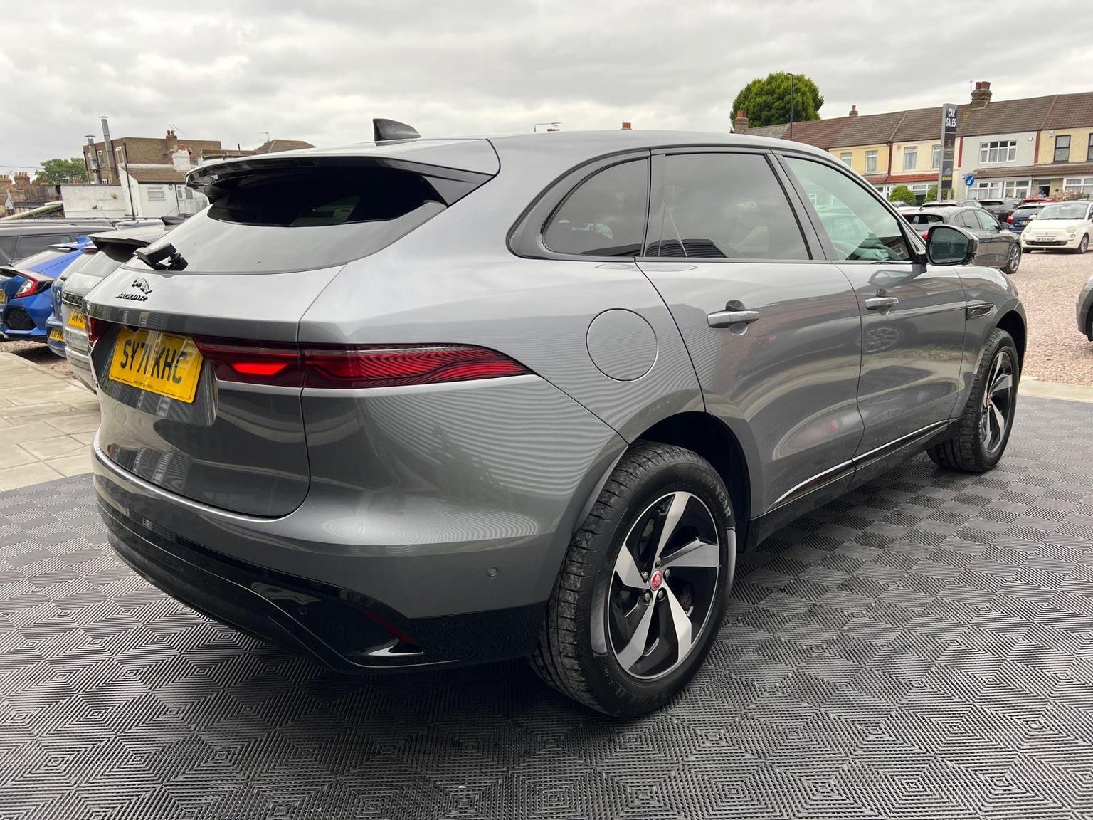 Jaguar F Pace