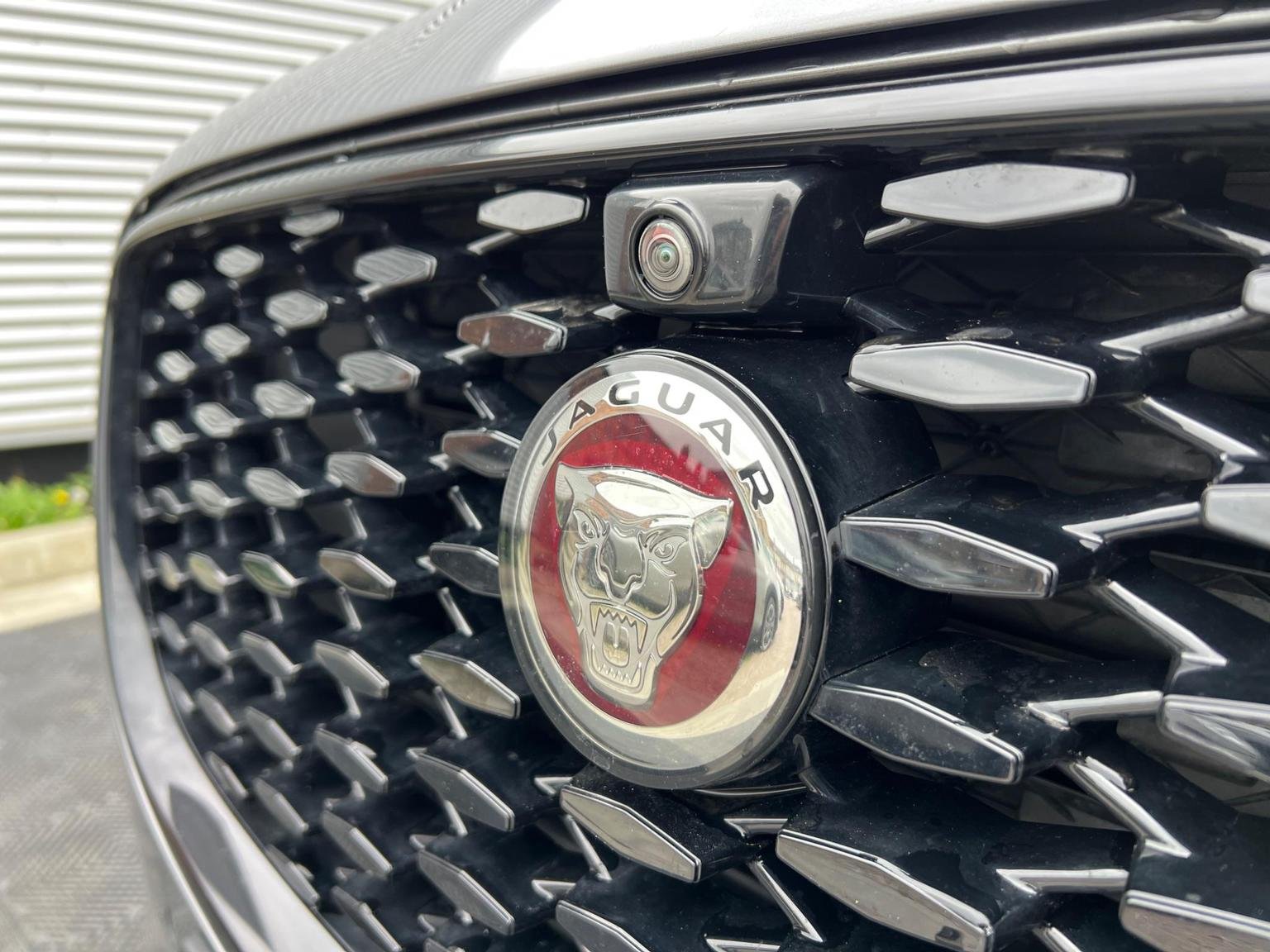 Jaguar F Pace