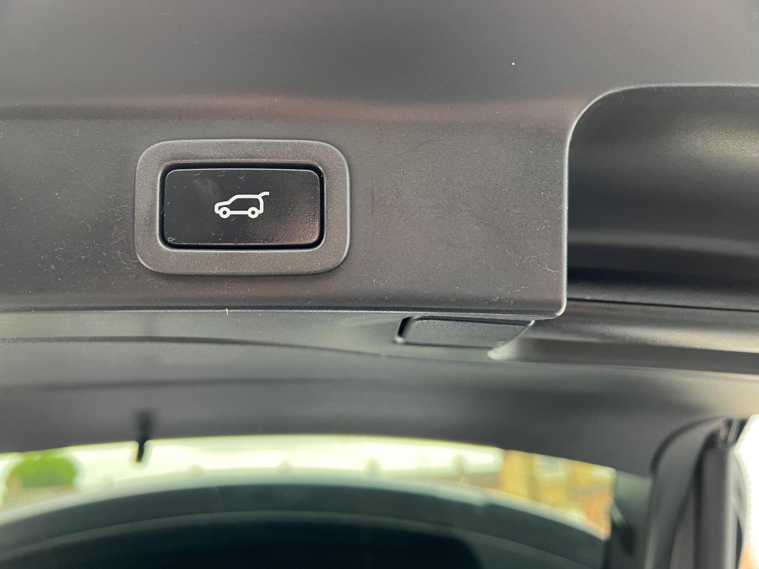 Jaguar F Pace
