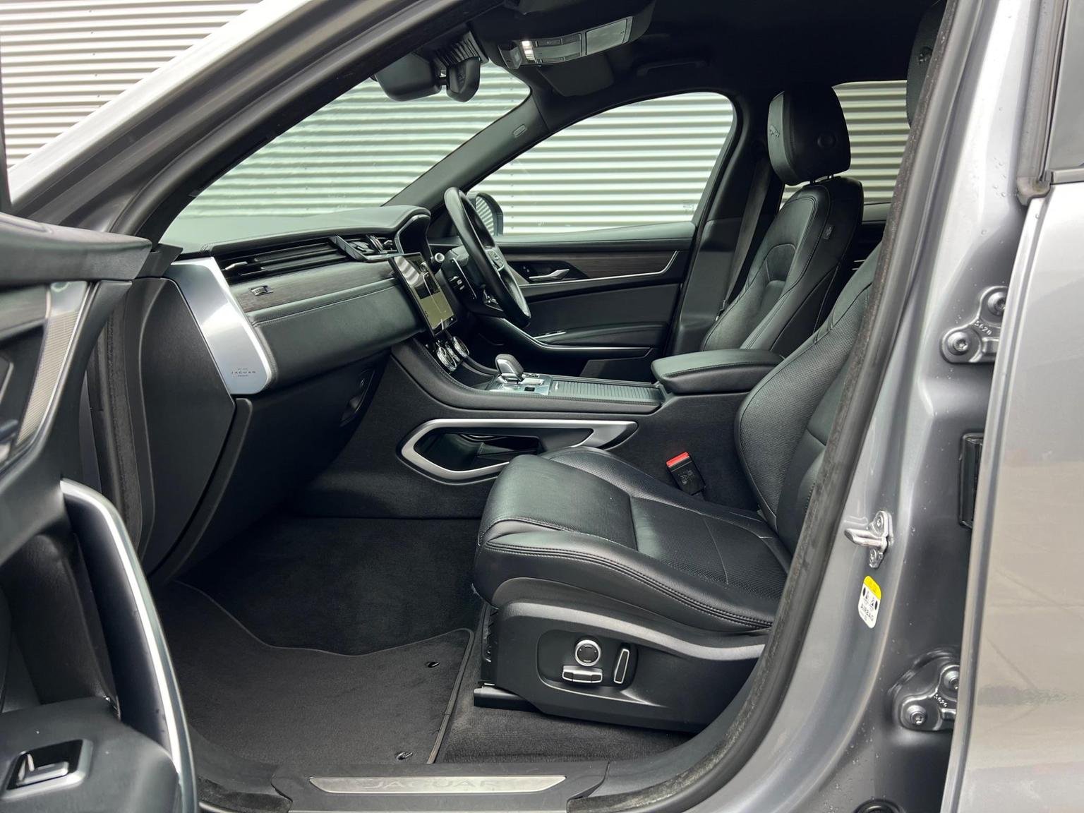 Jaguar F Pace