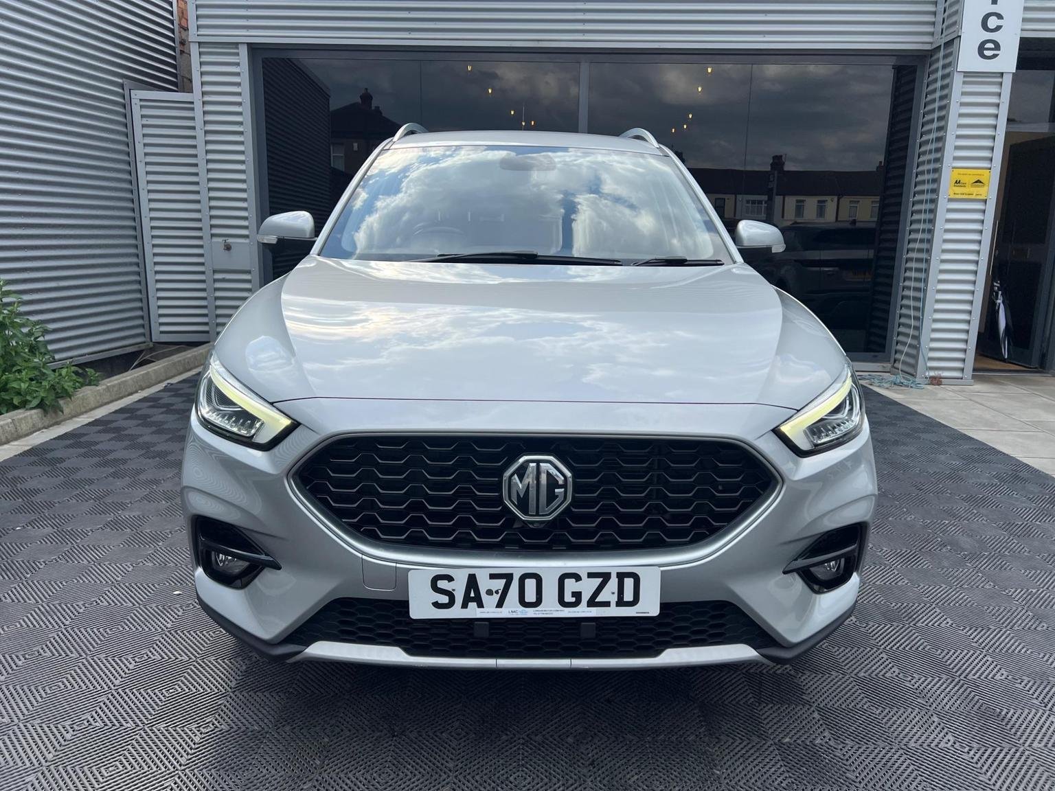 MG ZS