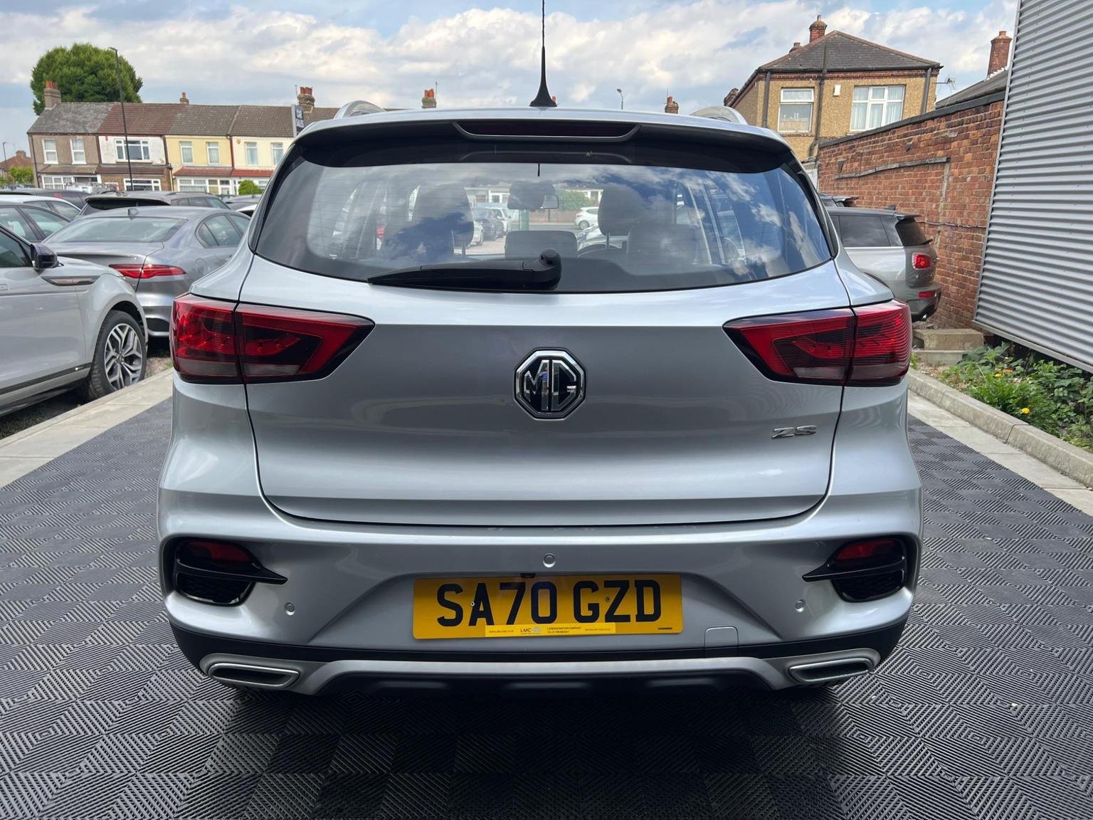 MG ZS