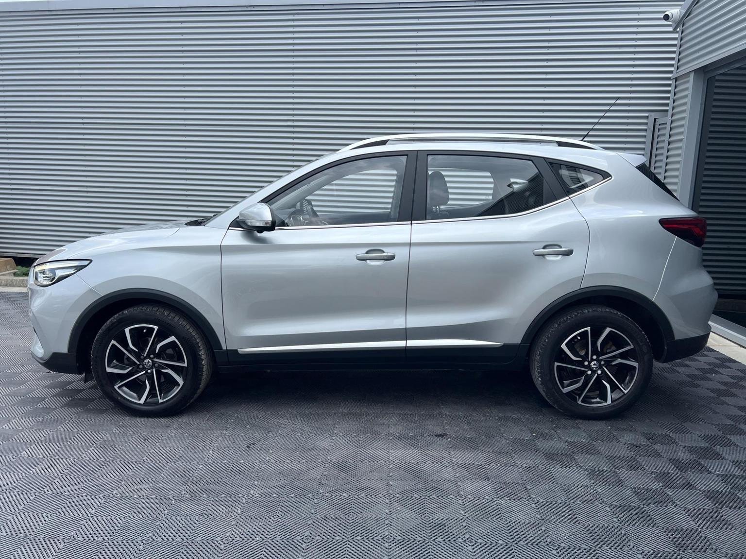 MG ZS